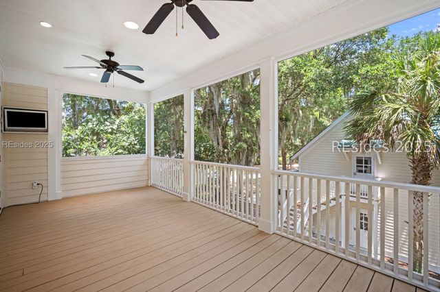 106 Coosaw Club Dr, Beaufort, SC 29907