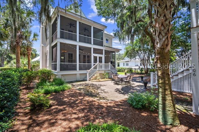 106 Coosaw Club Dr, Beaufort, SC 29907