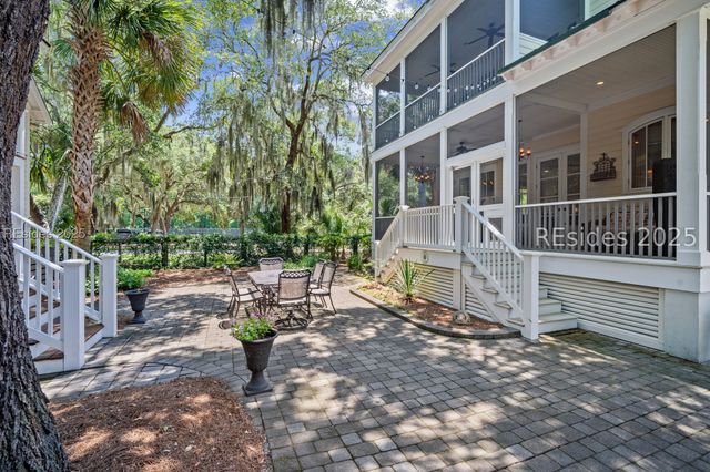 106 Coosaw Club Dr, Beaufort, SC 29907