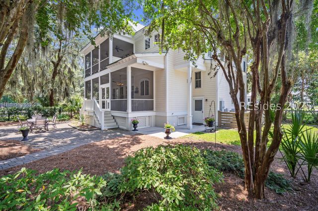 106 Coosaw Club Dr, Beaufort, SC 29907