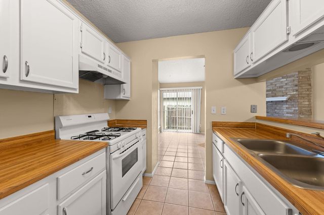 313 Greenlawn BLVD, Round Rock, TX 78664