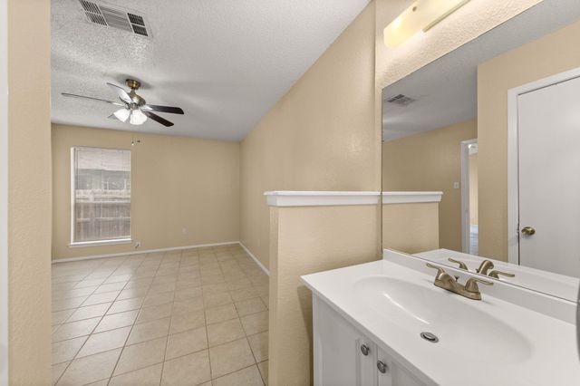 313 Greenlawn BLVD, Round Rock, TX 78664