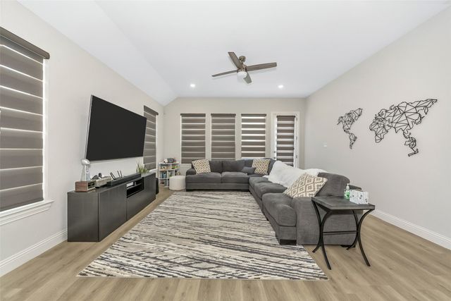 2124 Bailey Street, Carrollton, TX 75010