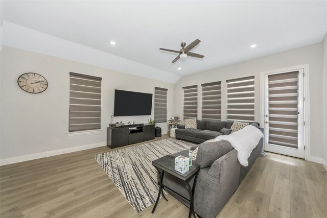 2124 Bailey Street, Carrollton, TX 75010