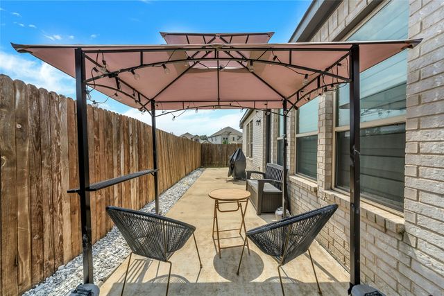 2124 Bailey Street, Carrollton, TX 75010