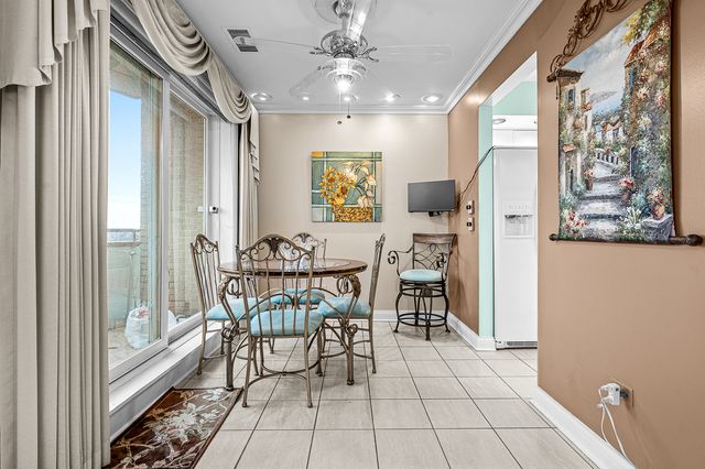 6400 N Cicero Avenue 611, Lincolnwood, IL 60712