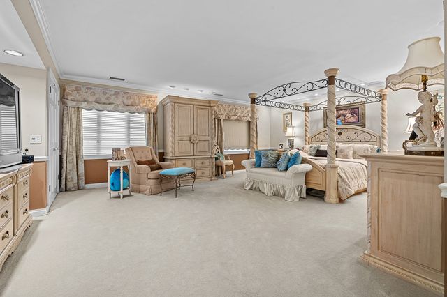 6400 N Cicero Avenue 611, Lincolnwood, IL 60712