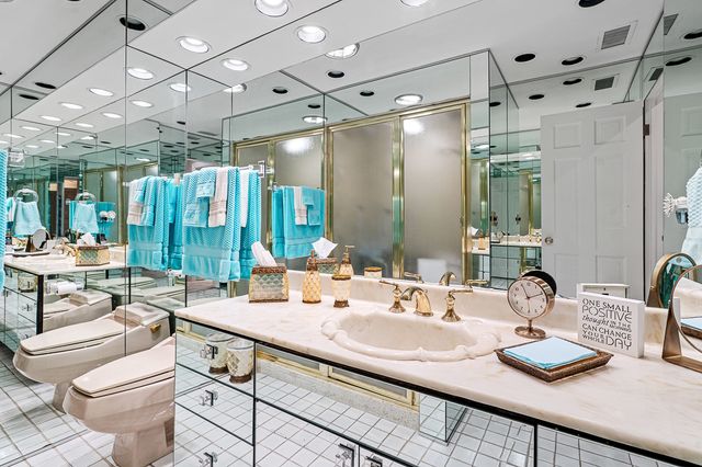 6400 N Cicero Avenue 611, Lincolnwood, IL 60712