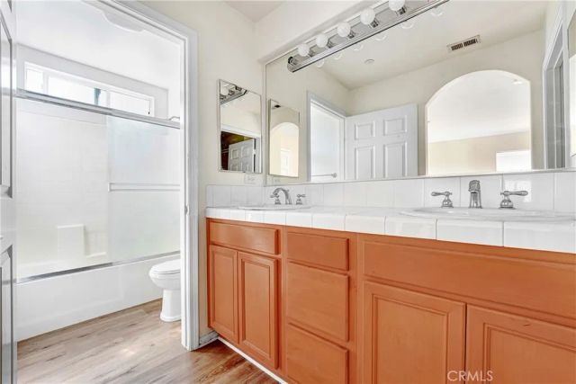 9315 Burnet Ave 117, North Hills, CA 91343