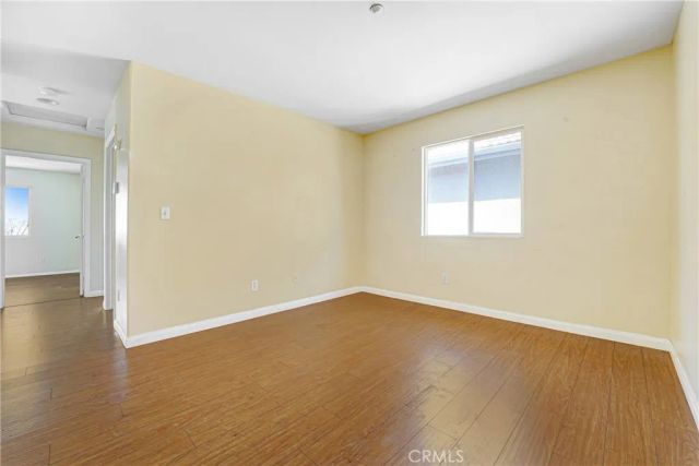 9315 Burnet Ave 117, North Hills, CA 91343