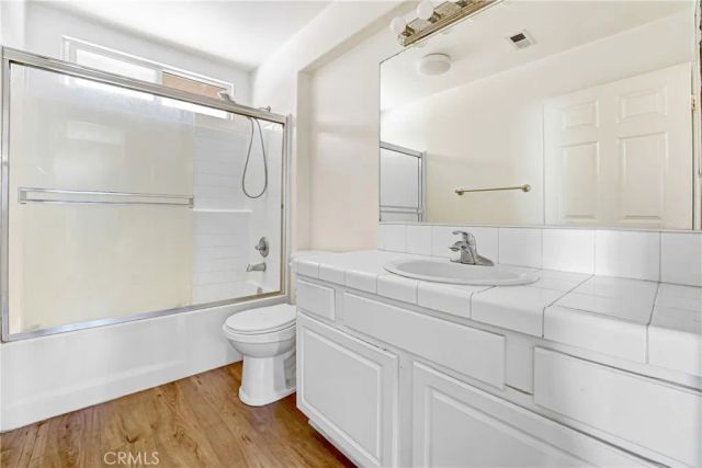9315 Burnet Ave 117, North Hills, CA 91343