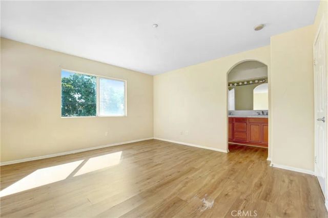 9315 Burnet Ave 117, North Hills, CA 91343