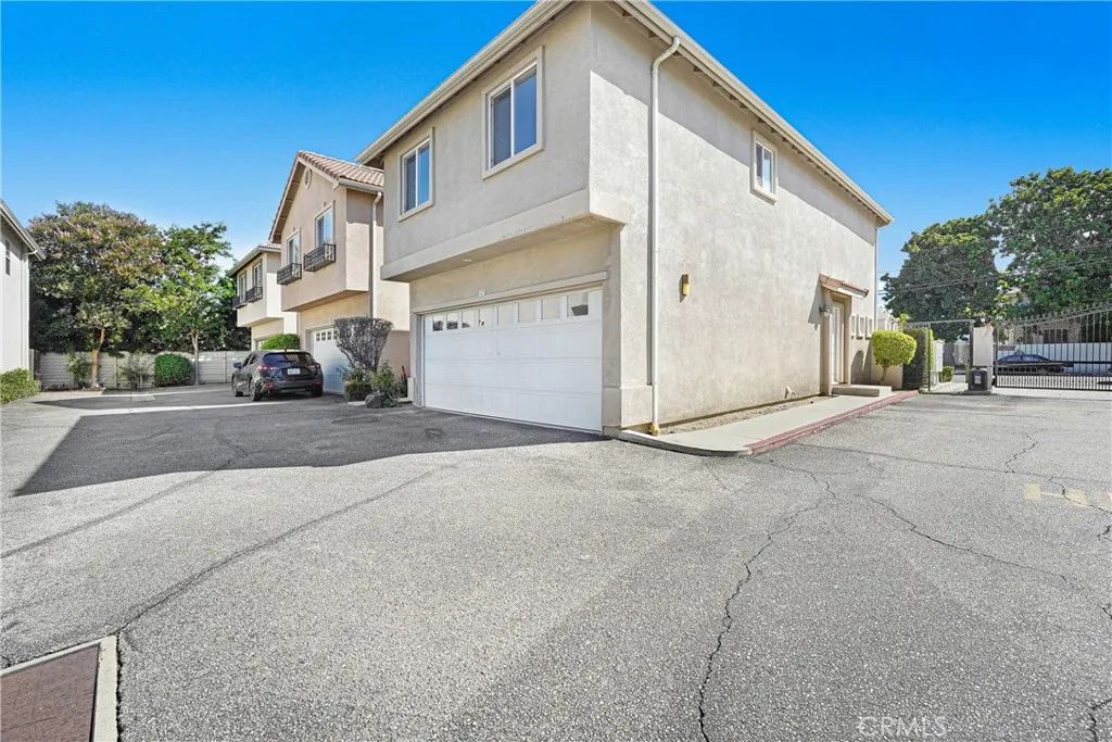 9315 Burnet Ave 117, North Hills, CA 91343