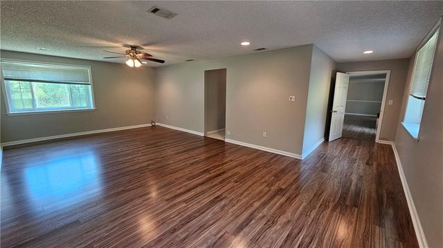 10450 Lockwood Drive, Grand Bay, AL 36541