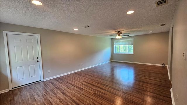 10450 Lockwood Drive, Grand Bay, AL 36541