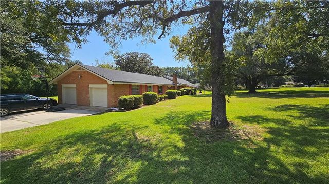 10450 Lockwood Drive, Grand Bay, AL 36541
