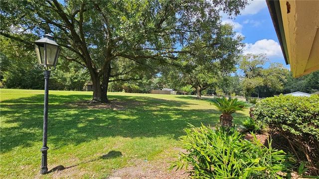 10450 Lockwood Drive, Grand Bay, AL 36541