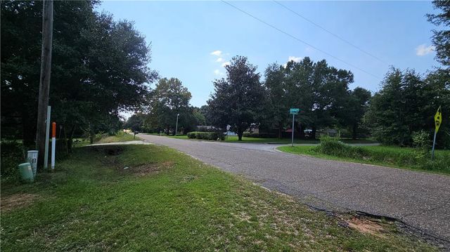 10450 Lockwood Drive, Grand Bay, AL 36541