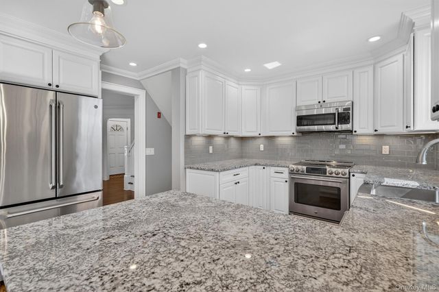 59 Benedict Avenue, White Plains, NY 10603