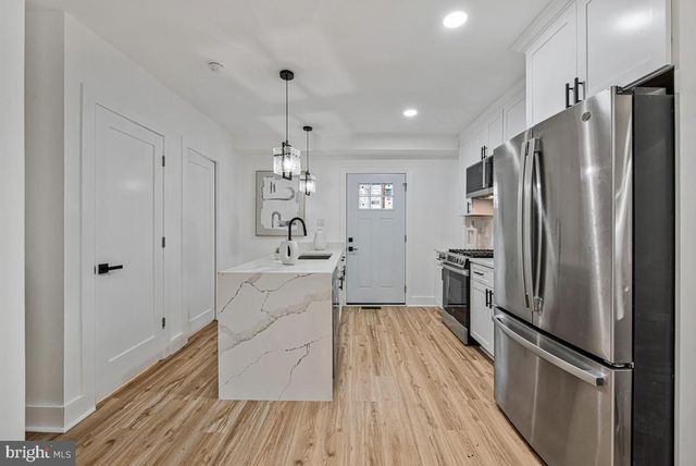 305 34TH PL NE, Washington, DC 20019