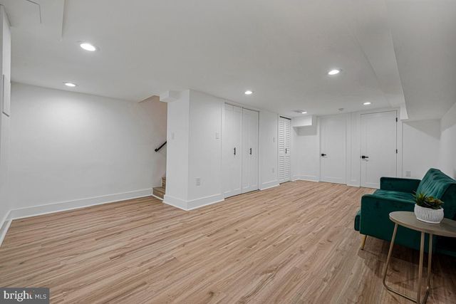 305 34TH PL NE, Washington, DC 20019