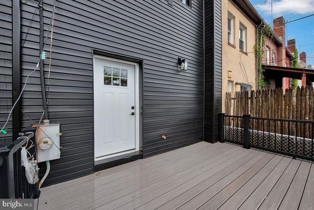305 34TH PL NE, Washington, DC 20019