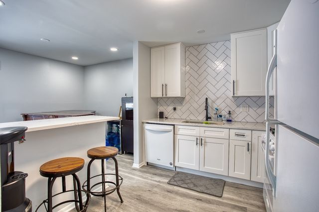 1732 Harrow Court D, Wheaton, IL 60189