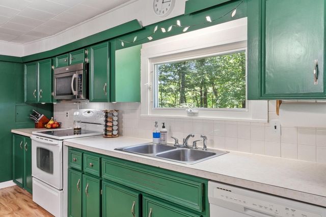 84 Fern Ave., Amesbury, MA 01913