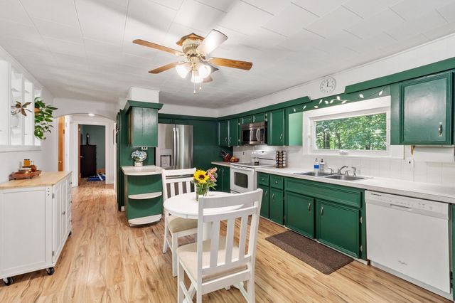 84 Fern Ave., Amesbury, MA 01913