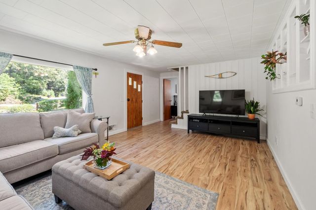 84 Fern Ave., Amesbury, MA 01913