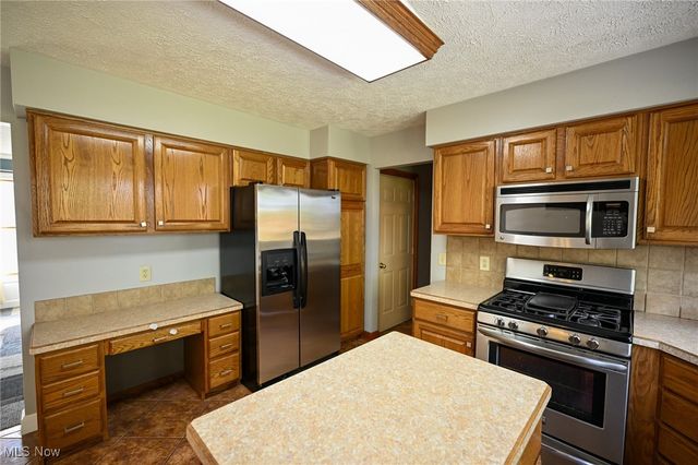 744 Lawrence Drive, Wadsworth, OH 44281