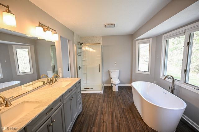 744 Lawrence Drive, Wadsworth, OH 44281