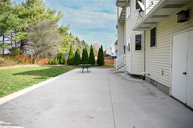 744 Lawrence Drive, Wadsworth, OH 44281