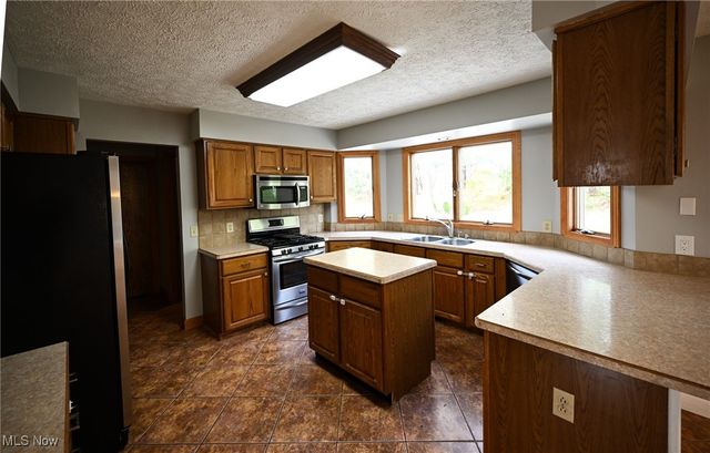 744 Lawrence Drive, Wadsworth, OH 44281