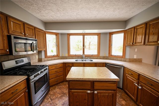 744 Lawrence Drive, Wadsworth, OH 44281