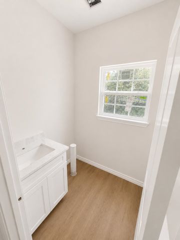 802 W Nelson St, Longview, TX 75601