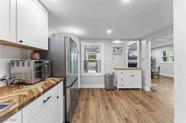 1062 Stump Road, New Franklin, OH 44319