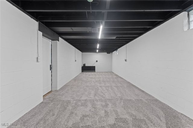 1062 Stump Road, New Franklin, OH 44319