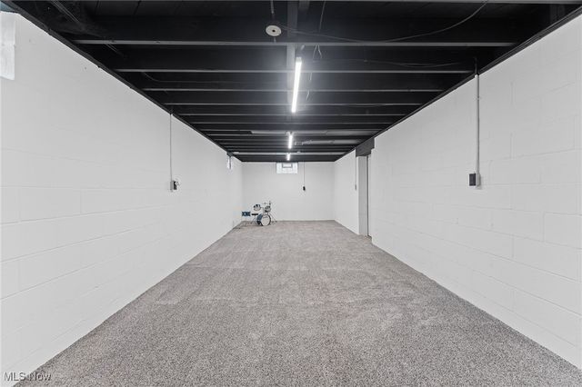 1062 Stump Road, New Franklin, OH 44319