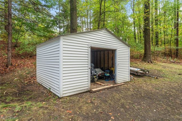 1062 Stump Road, New Franklin, OH 44319