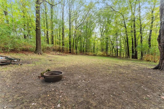 1062 Stump Road, New Franklin, OH 44319