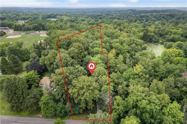 1062 Stump Road, New Franklin, OH 44319