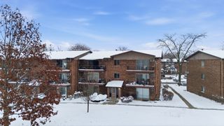 2556 Waterbury Drive 1905, Woodridge, IL 60517
