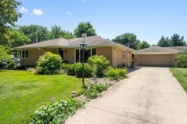 4611 Orchard Lane, Crystal Lake, IL 60014