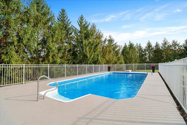 6185 E 107th Place, Crown Point, IN 46307