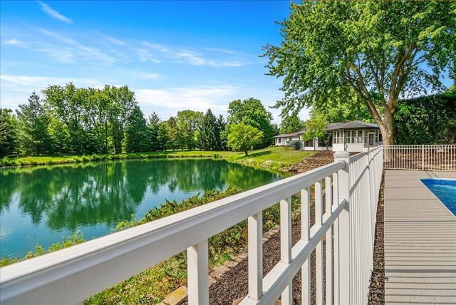 6185 E 107th Place, Crown Point, IN 46307