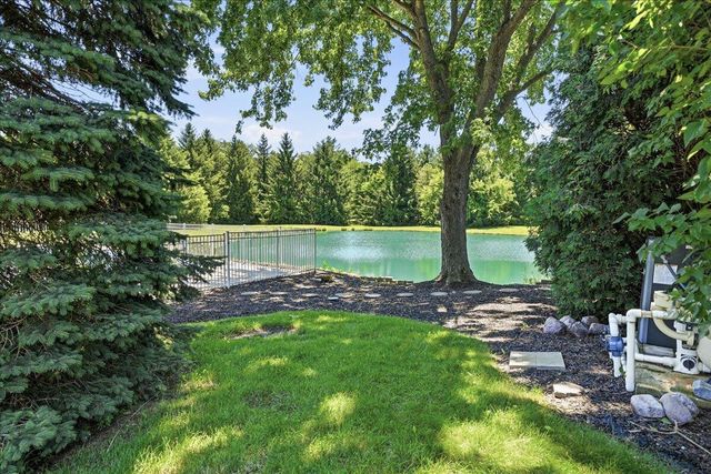 6185 E 107th Place, Crown Point, IN 46307