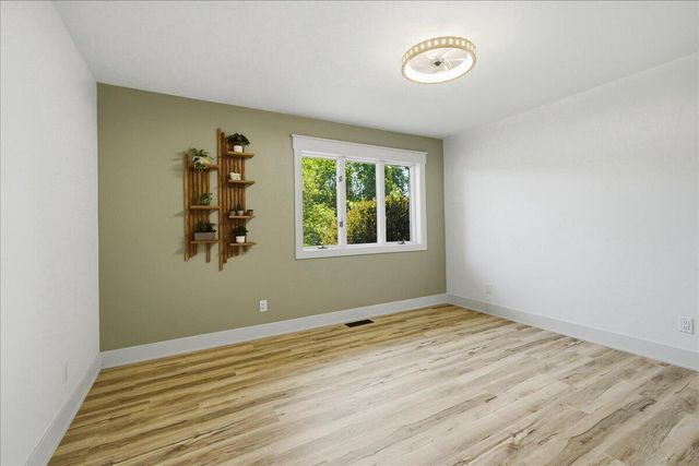 6185 E 107th Place, Crown Point, IN 46307