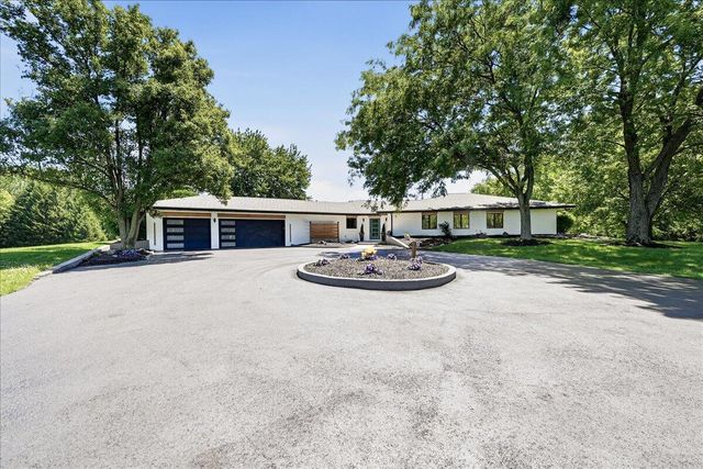 6185 E 107th Place, Crown Point, IN 46307