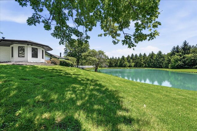 6185 E 107th Place, Crown Point, IN 46307